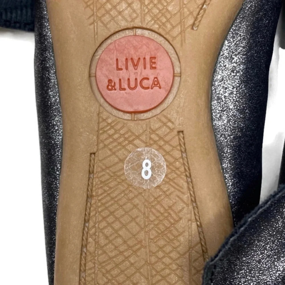 Livie & Luca Halley in Black Luster